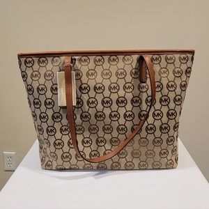 Michael Kors Montauk Large Tote